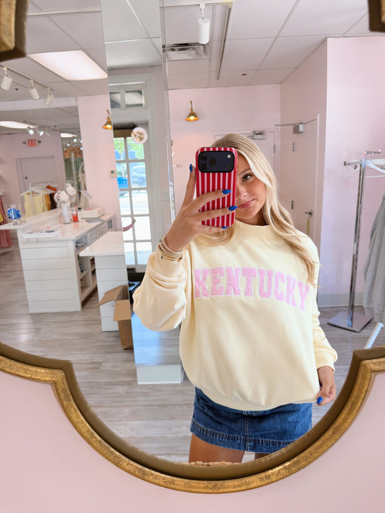 JCB Exclusive | Kentucky Mockneck Sweatshirt in Yellow/Pink