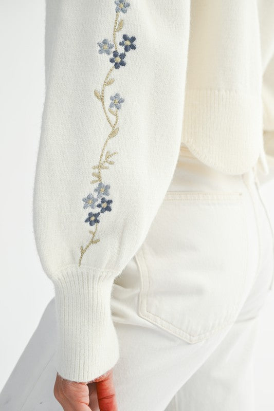 Carolena Floral Embroidered Scallop Sweater in Cream/Blue